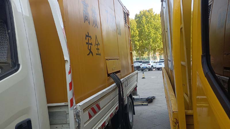 吴起如何判断柴油发电机组和UPS电源的切换时间是否符合要求？
